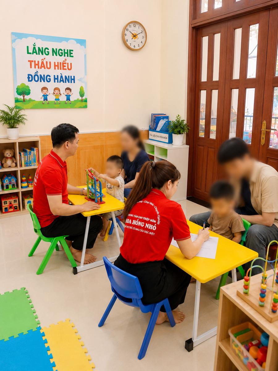 Buổi đánh giá và sàng lọc cho trẻ tại Hoa Hồng Nhỏ